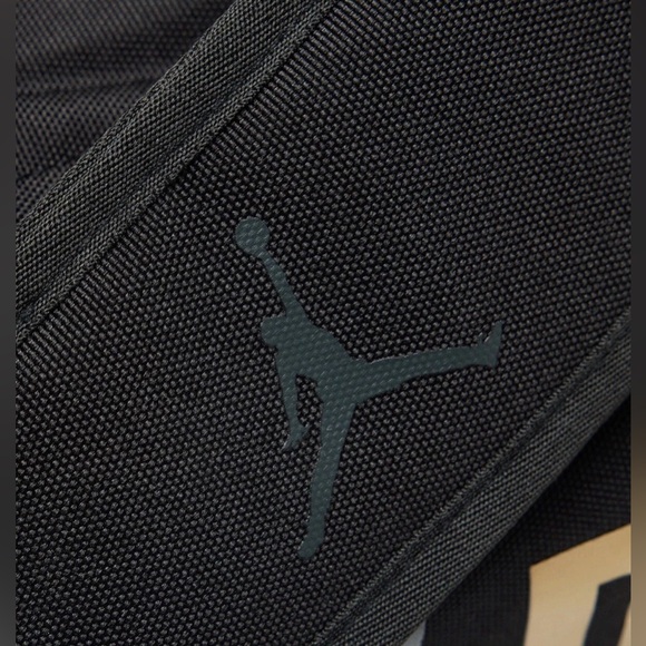 Air Jordan Men’s Elite Training Duffle Duffel Bag Gym Travel Bag SM0920-K5X - Picture 5 of 9